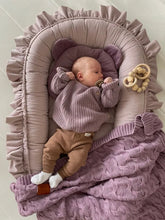 Infantilo Premium baby cocoon with a Delicate Velvet Frill